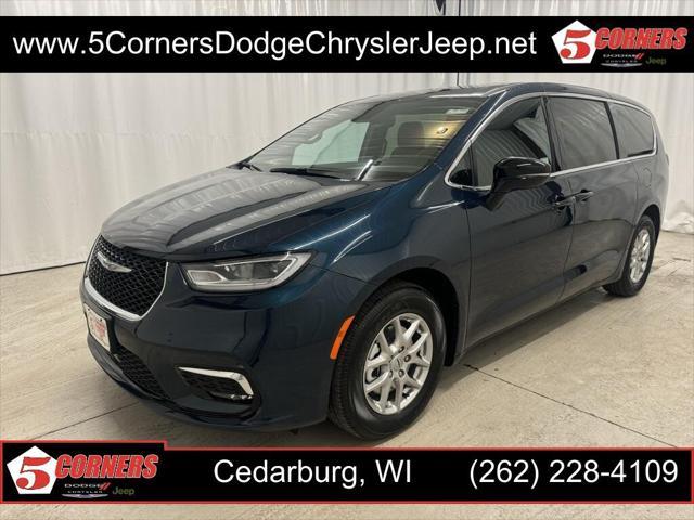 new 2025 Chrysler Pacifica car, priced at $44,320