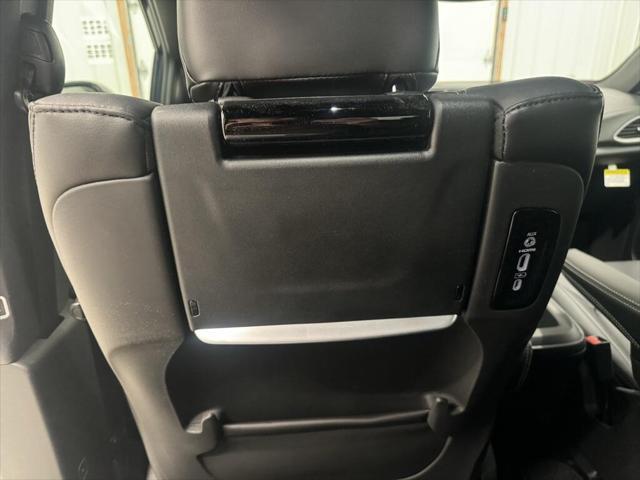 new 2025 Chrysler Pacifica car, priced at $45,705