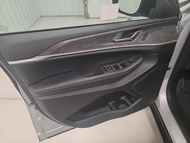 new 2025 Jeep Grand Cherokee L car, priced at $54,582