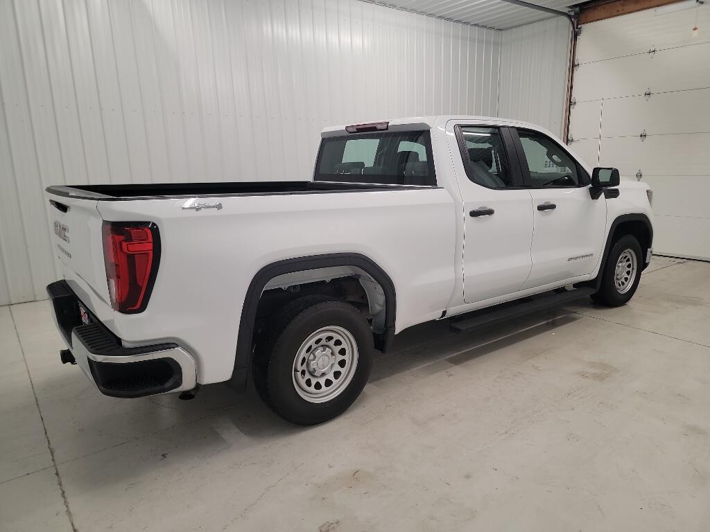 used 2023 GMC Sierra 1500 car, priced at $34,000