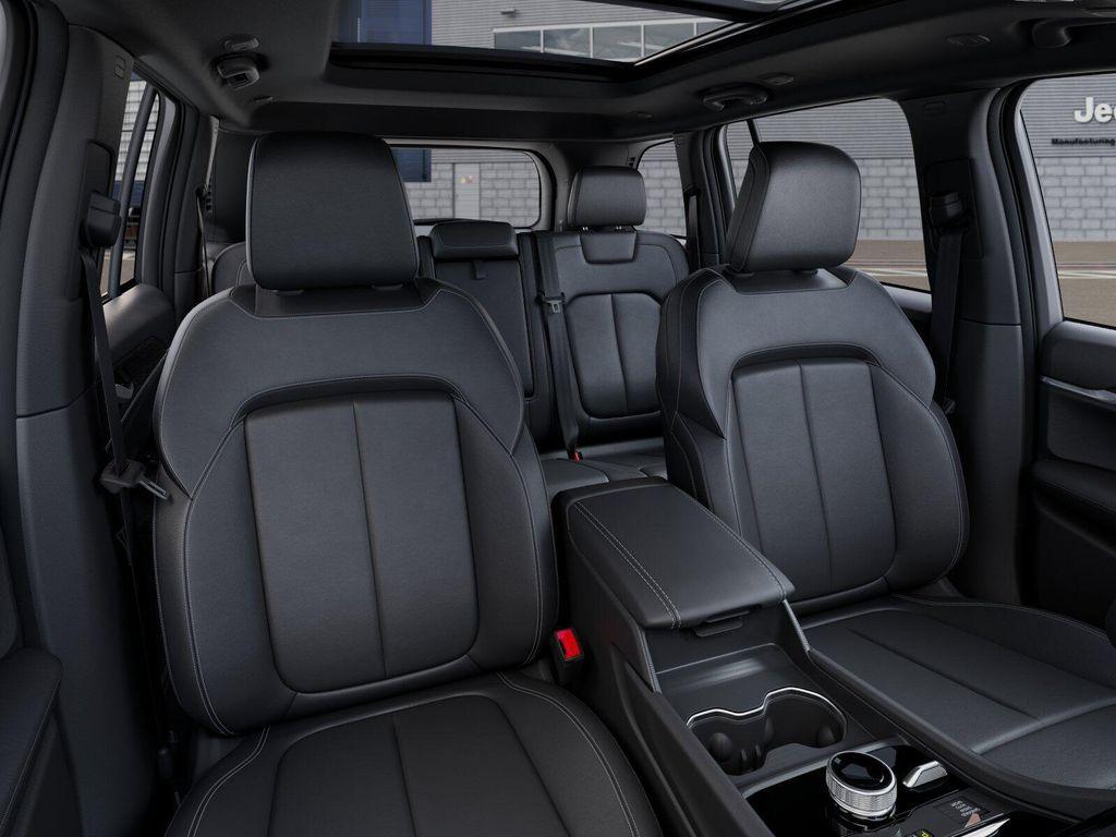 new 2025 Jeep Grand Cherokee car, priced at $48,755