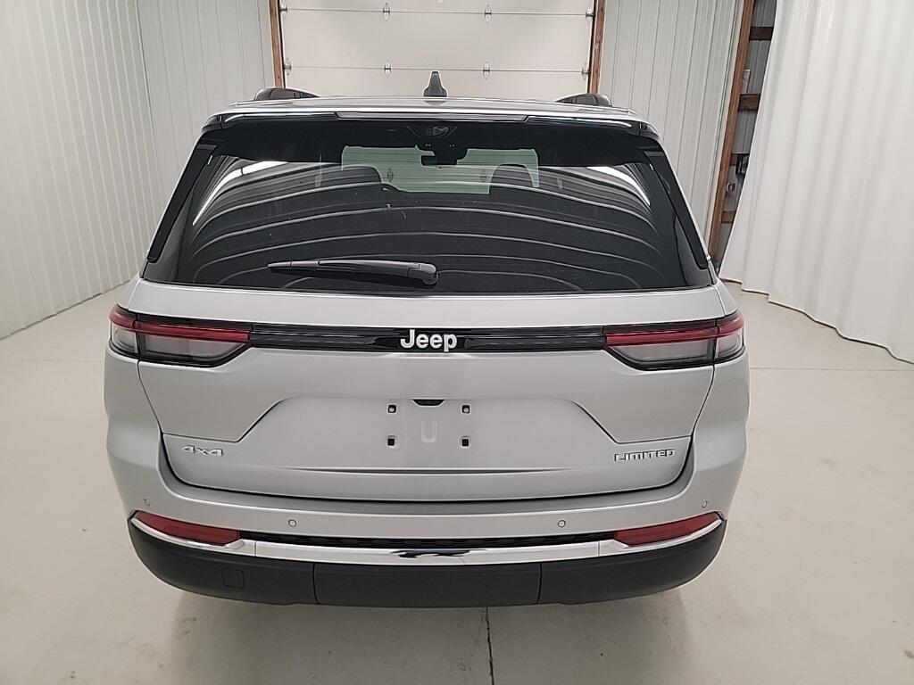 new 2025 Jeep Grand Cherokee car, priced at $48,725