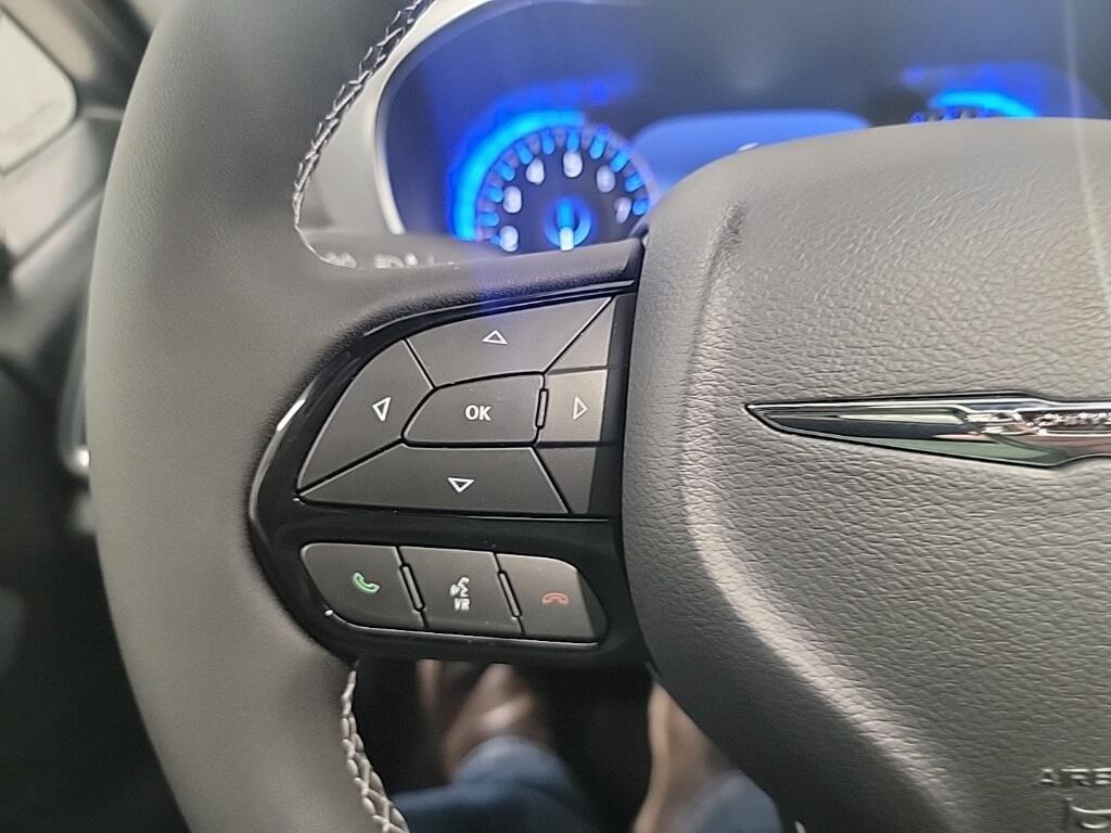 new 2025 Chrysler Pacifica car, priced at $44,170
