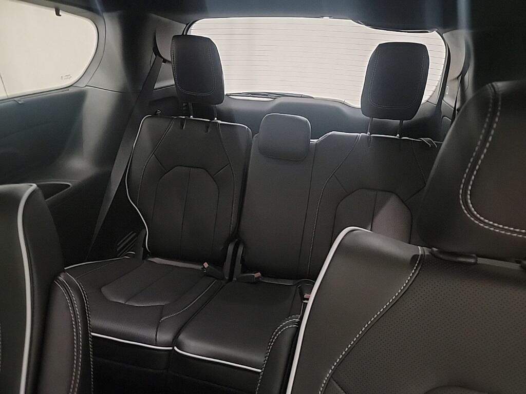 new 2025 Chrysler Pacifica car, priced at $44,170