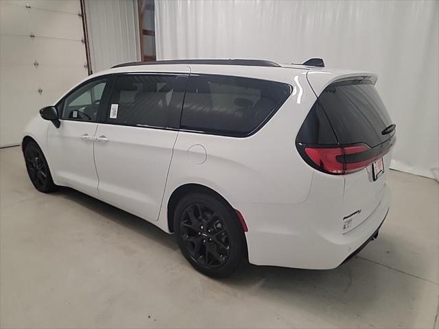 new 2025 Chrysler Pacifica car, priced at $50,937