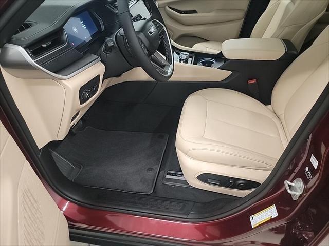 new 2025 Jeep Grand Cherokee car, priced at $48,141