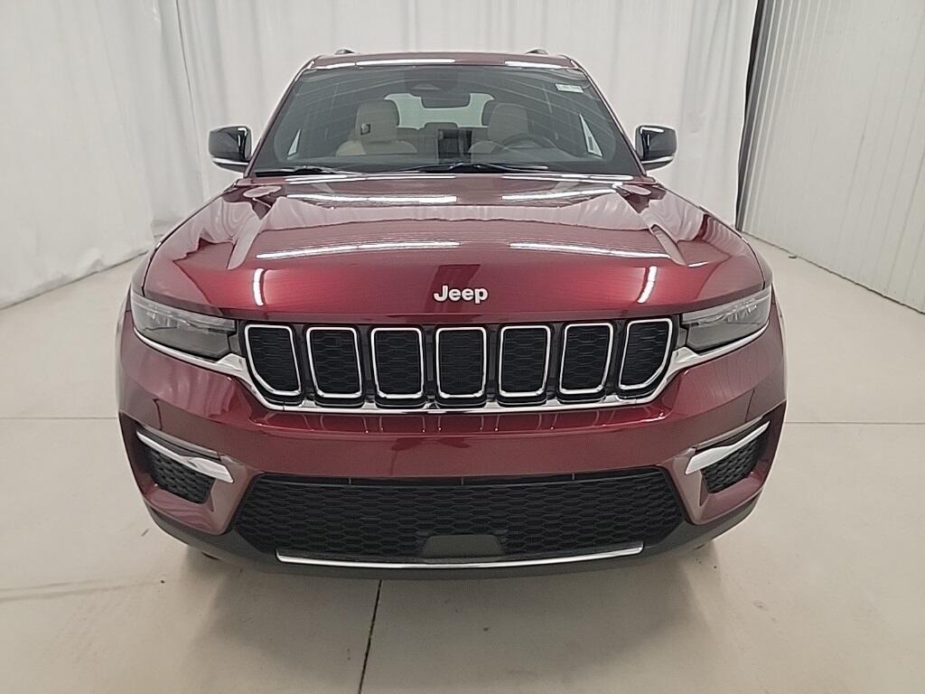 new 2025 Jeep Grand Cherokee car, priced at $44,181