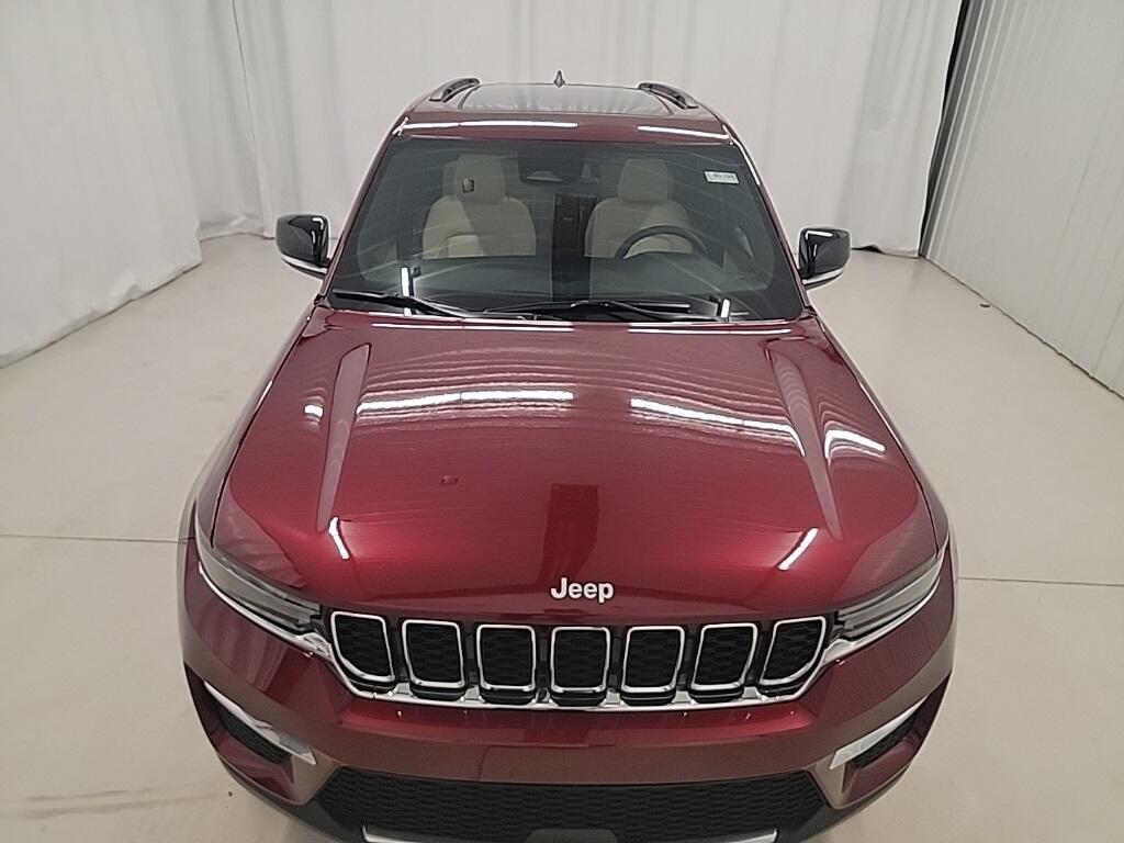 new 2025 Jeep Grand Cherokee car, priced at $44,181