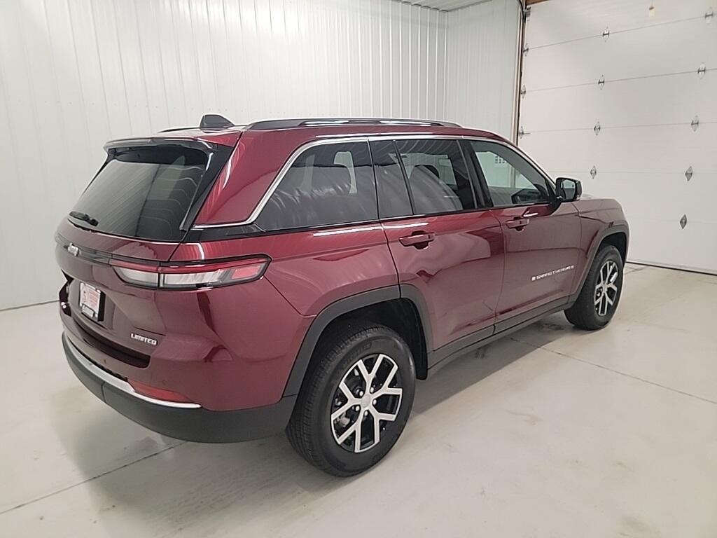 new 2025 Jeep Grand Cherokee car, priced at $44,181