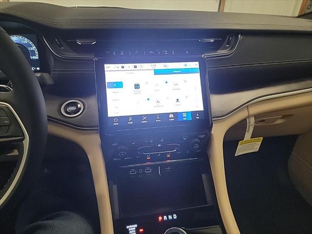 new 2025 Jeep Grand Cherokee car, priced at $48,141