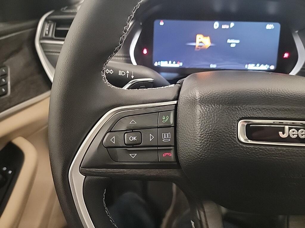 new 2025 Jeep Grand Cherokee car, priced at $44,181