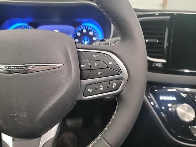 used 2025 Chrysler Pacifica car, priced at $41,238