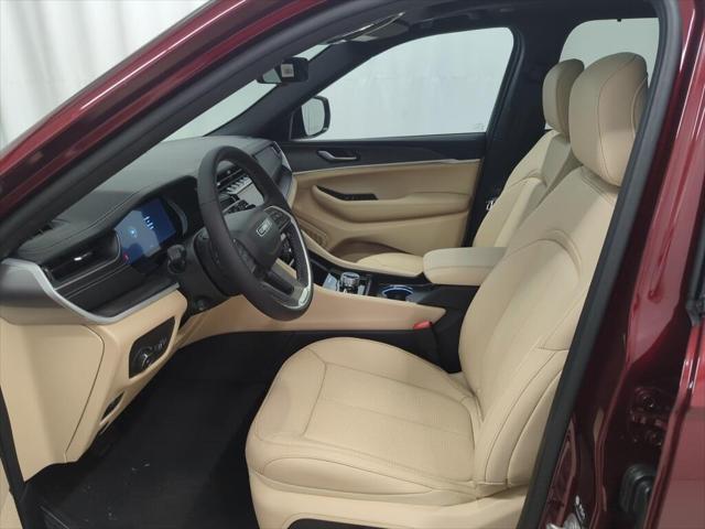 new 2025 Jeep Grand Cherokee car, priced at $49,902