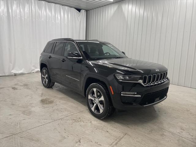 new 2025 Jeep Grand Cherokee car, priced at $50,960