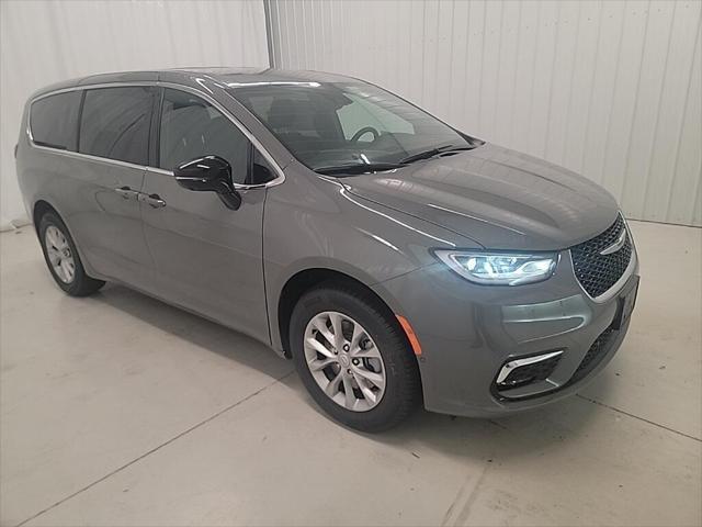 new 2025 Chrysler Pacifica car, priced at $46,248