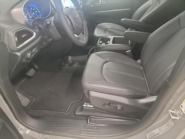 new 2025 Chrysler Pacifica car, priced at $46,248