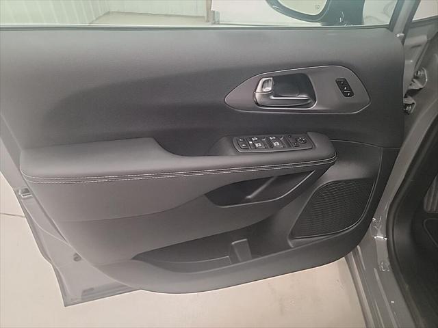 new 2025 Chrysler Pacifica car, priced at $46,248