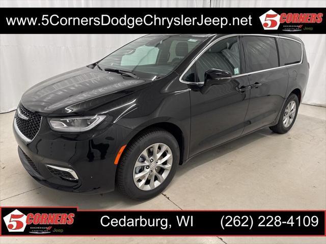 new 2025 Chrysler Pacifica car, priced at $43,977