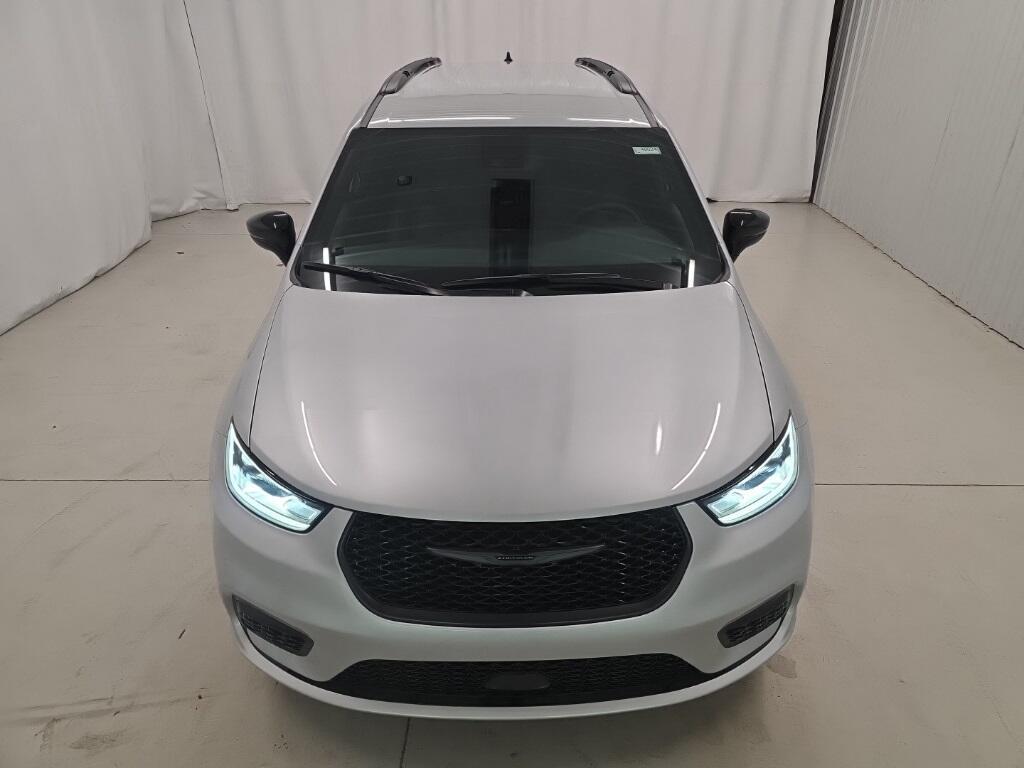 new 2026 Chrysler Pacifica car, priced at $45,596