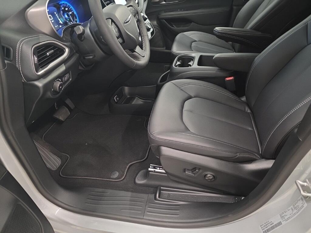new 2026 Chrysler Pacifica car, priced at $45,596