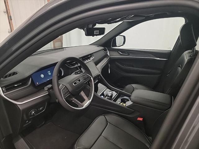 new 2025 Jeep Grand Cherokee car, priced at $49,425