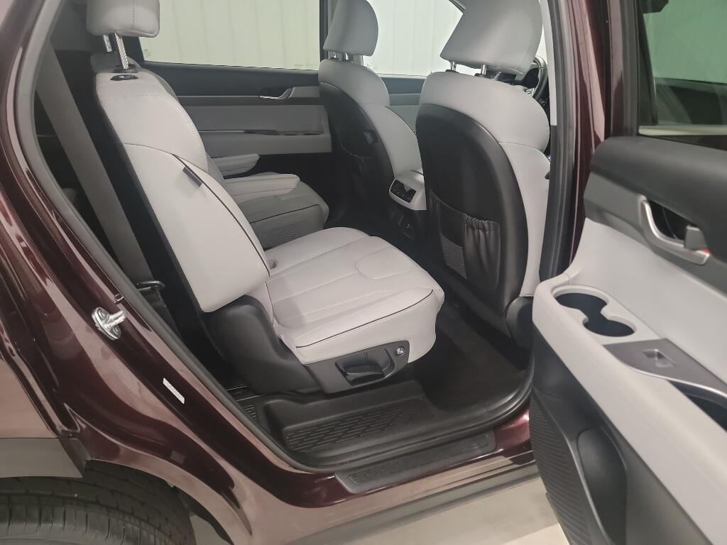 used 2024 Hyundai Palisade car, priced at $34,324