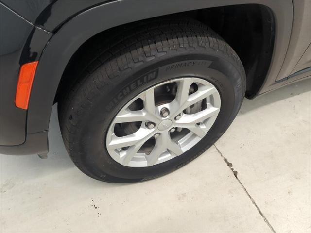 used 2024 Jeep Grand Cherokee car, priced at $37,271