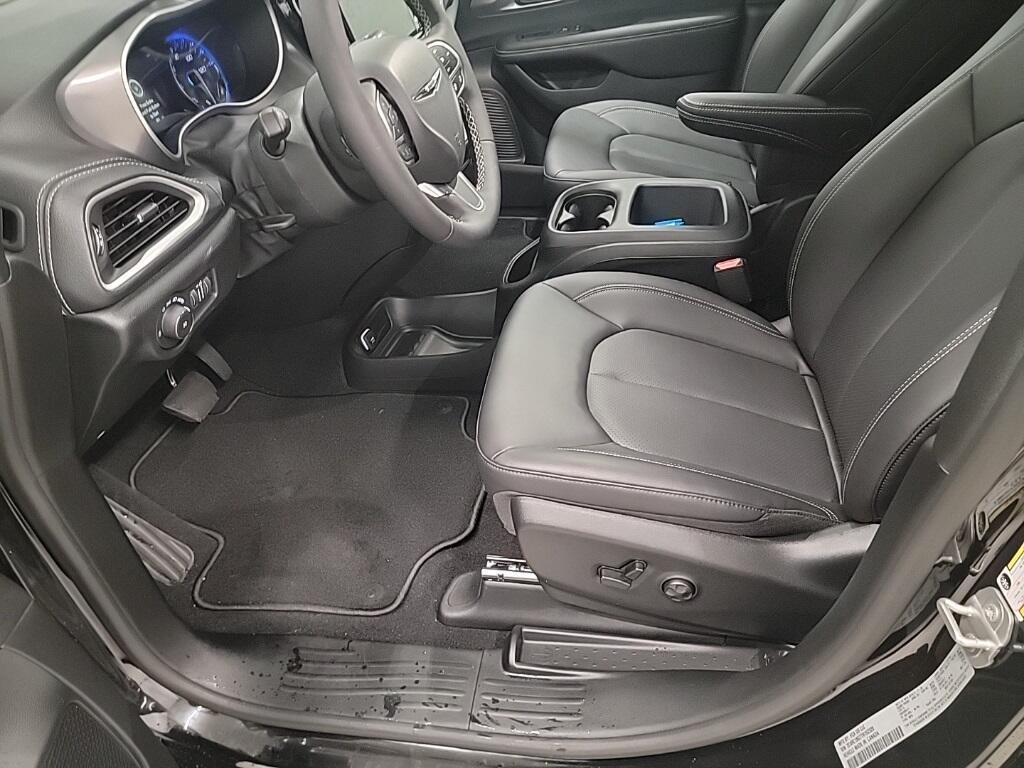 new 2026 Chrysler Pacifica car, priced at $40,066