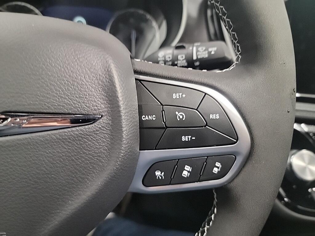 new 2026 Chrysler Pacifica car, priced at $40,066