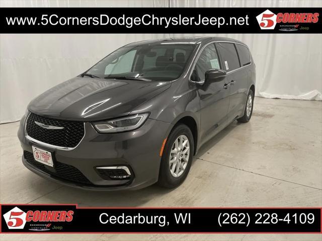 used 2023 Chrysler Pacifica car, priced at $28,657