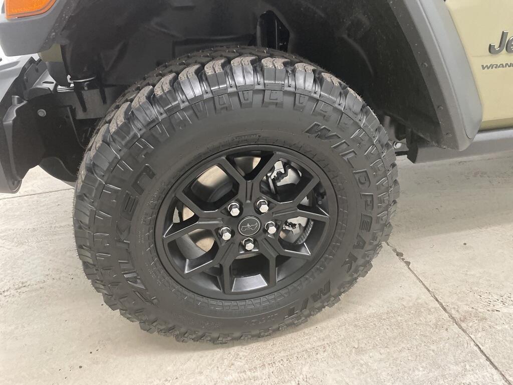 new 2025 Jeep Wrangler car, priced at $45,056