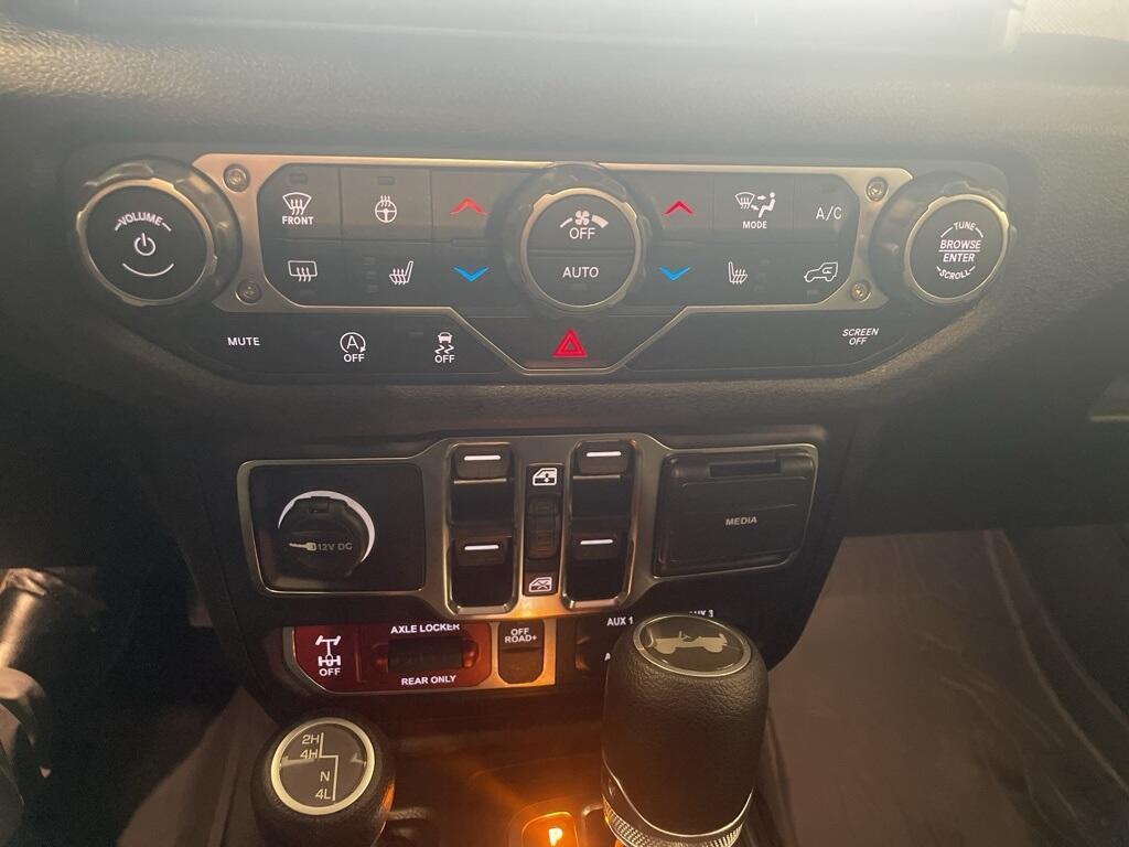 new 2025 Jeep Wrangler car, priced at $45,056