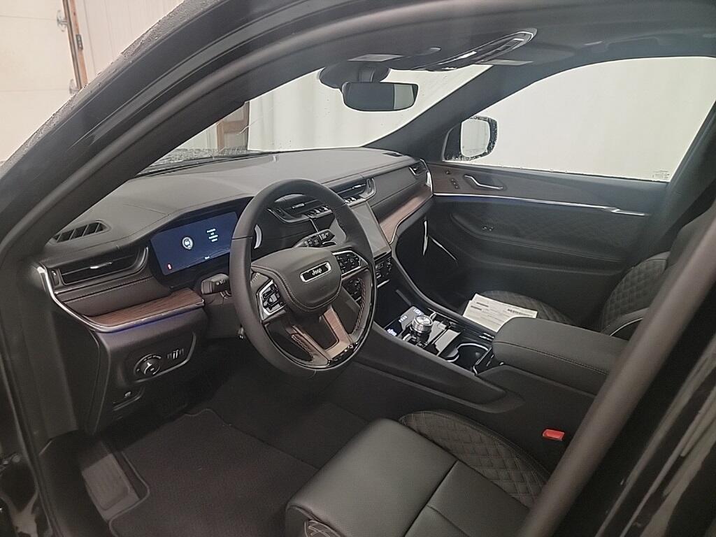 new 2025 Jeep Grand Cherokee car, priced at $56,099