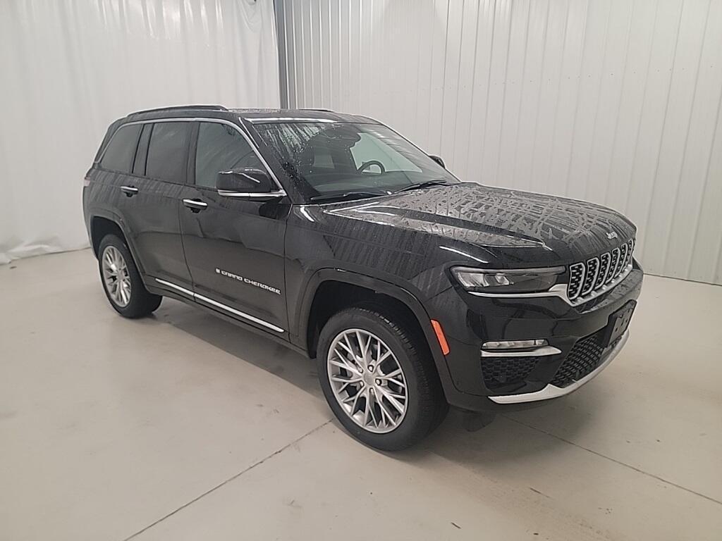 new 2025 Jeep Grand Cherokee car, priced at $56,099