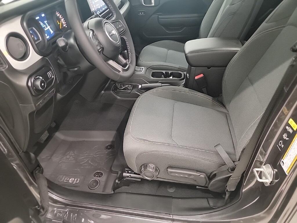 new 2025 Jeep Wrangler car, priced at $48,435