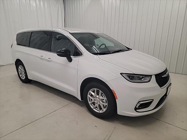 new 2025 Chrysler Pacifica car, priced at $40,178