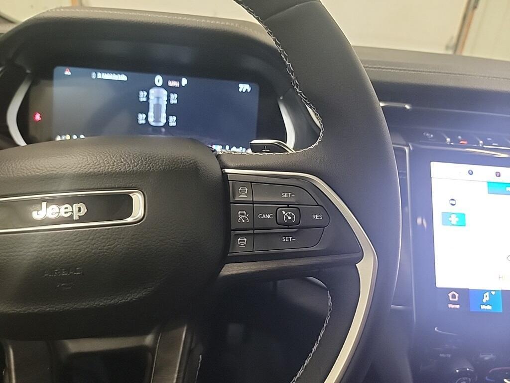new 2025 Jeep Grand Cherokee car, priced at $46,180