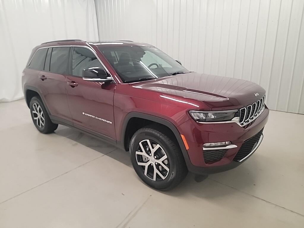 new 2025 Jeep Grand Cherokee car, priced at $46,180
