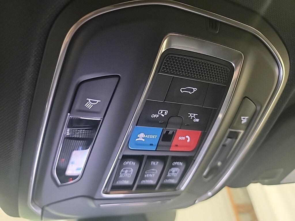 new 2025 Jeep Grand Cherokee car, priced at $46,180