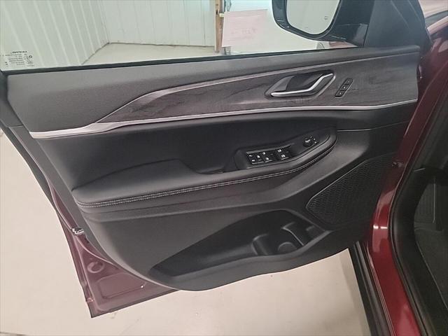 new 2025 Jeep Grand Cherokee car, priced at $46,977