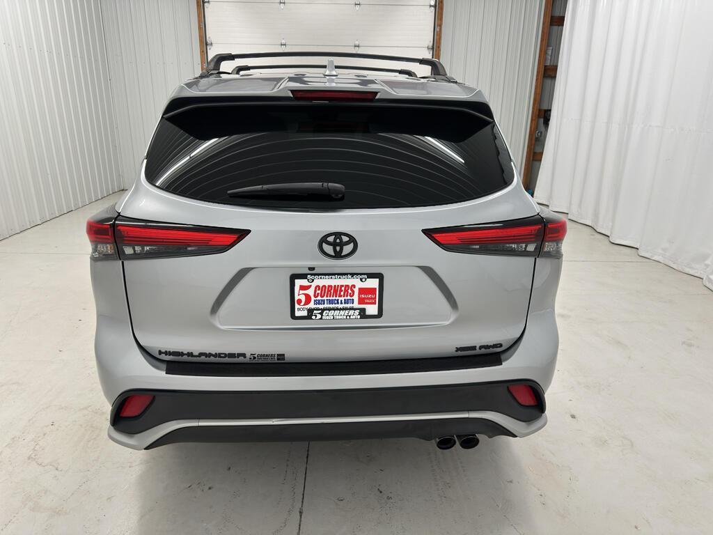 used 2021 Toyota Highlander car, priced at $34,618