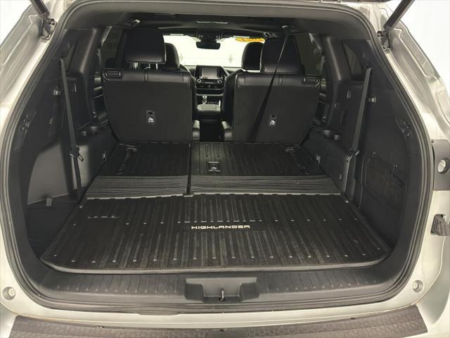used 2021 Toyota Highlander car, priced at $34,997