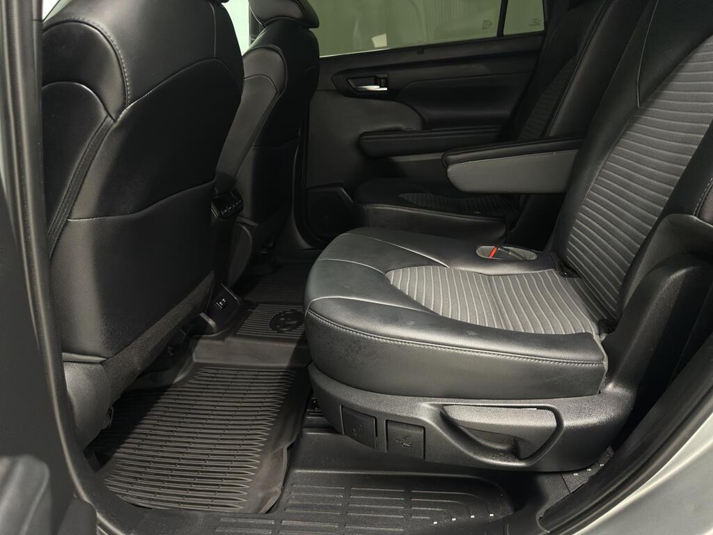 used 2021 Toyota Highlander car, priced at $34,618