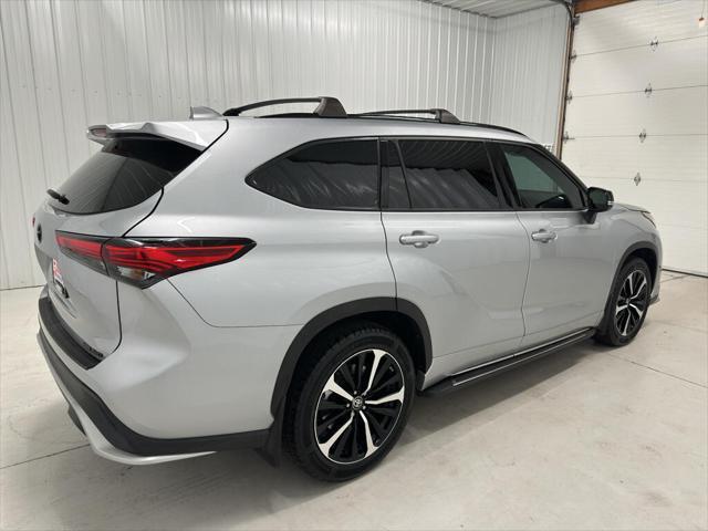 used 2021 Toyota Highlander car, priced at $34,997