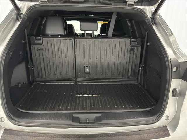 used 2021 Toyota Highlander car, priced at $34,997
