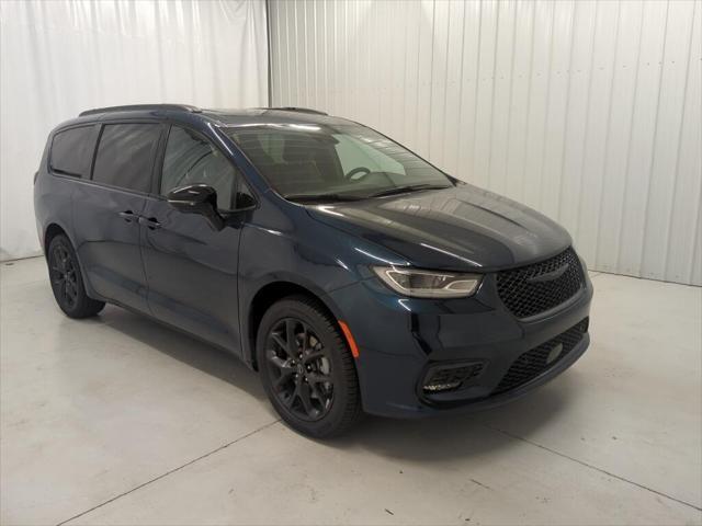 new 2025 Chrysler Pacifica car, priced at $52,859