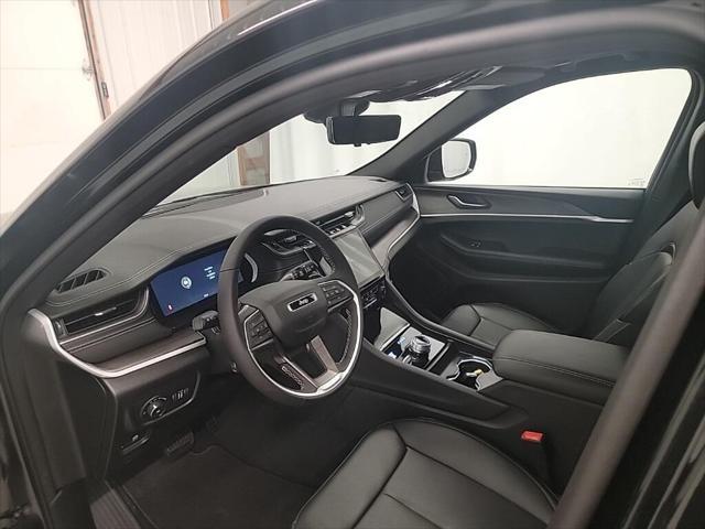 new 2025 Jeep Grand Cherokee car, priced at $51,152