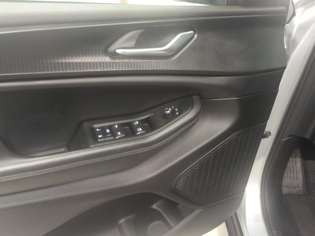 used 2024 Jeep Grand Cherokee L car, priced at $31,777