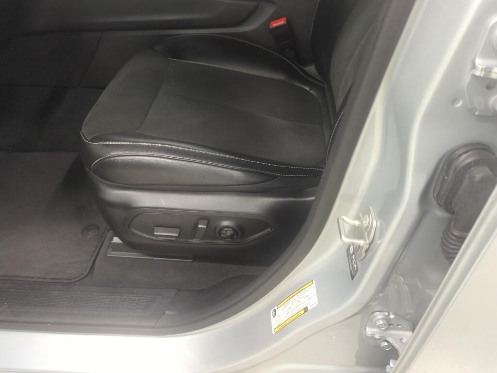 used 2024 Jeep Grand Cherokee L car, priced at $31,777