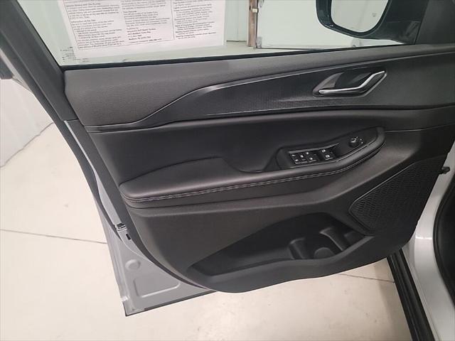 used 2024 Jeep Grand Cherokee car, priced at $36,885